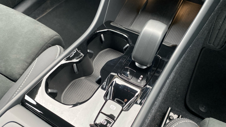 Volvo XC40 2.0 B4P Plus Dark 5dr Auto Petrol Estate